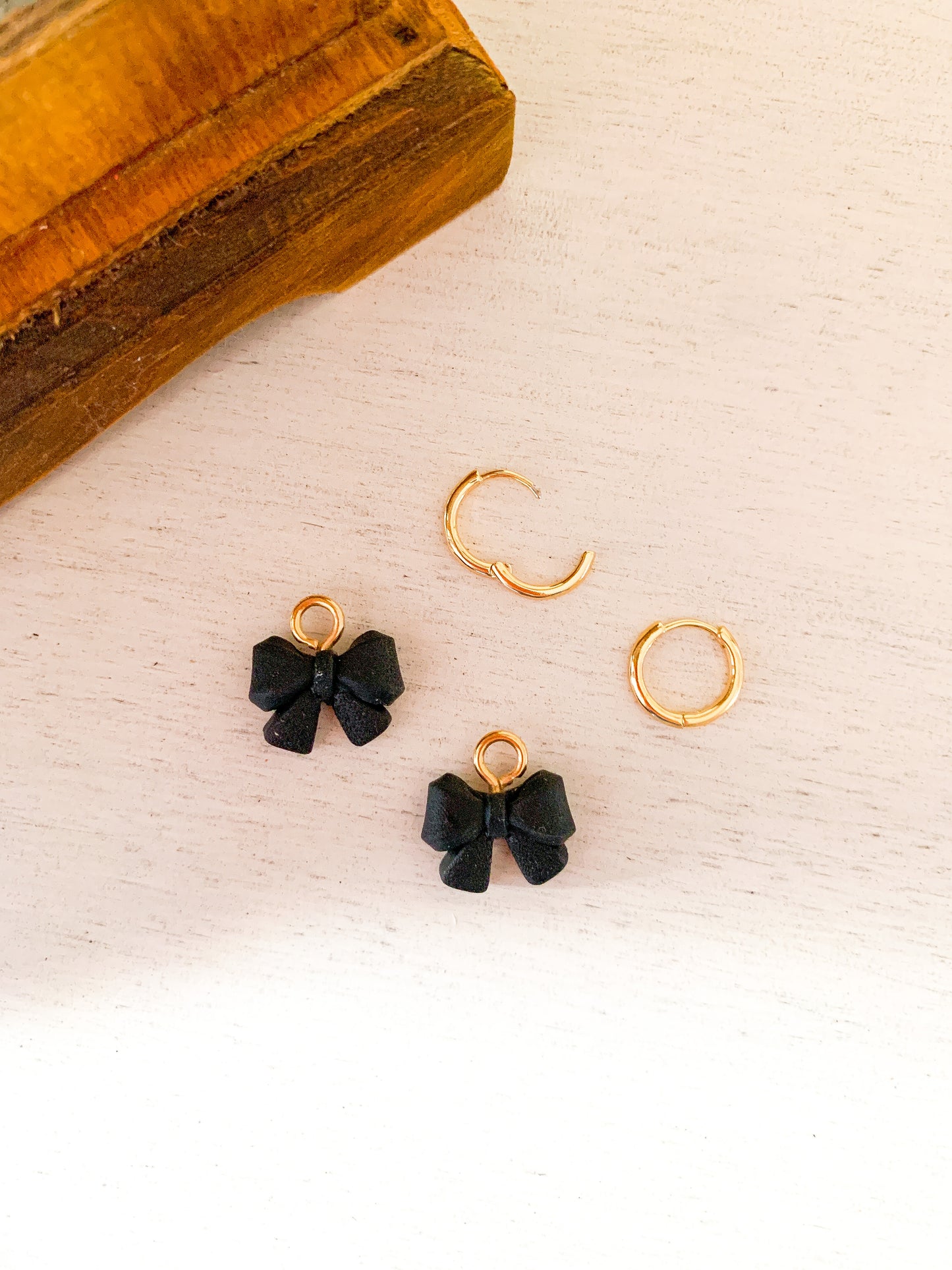 CHARM BAR Black Bow