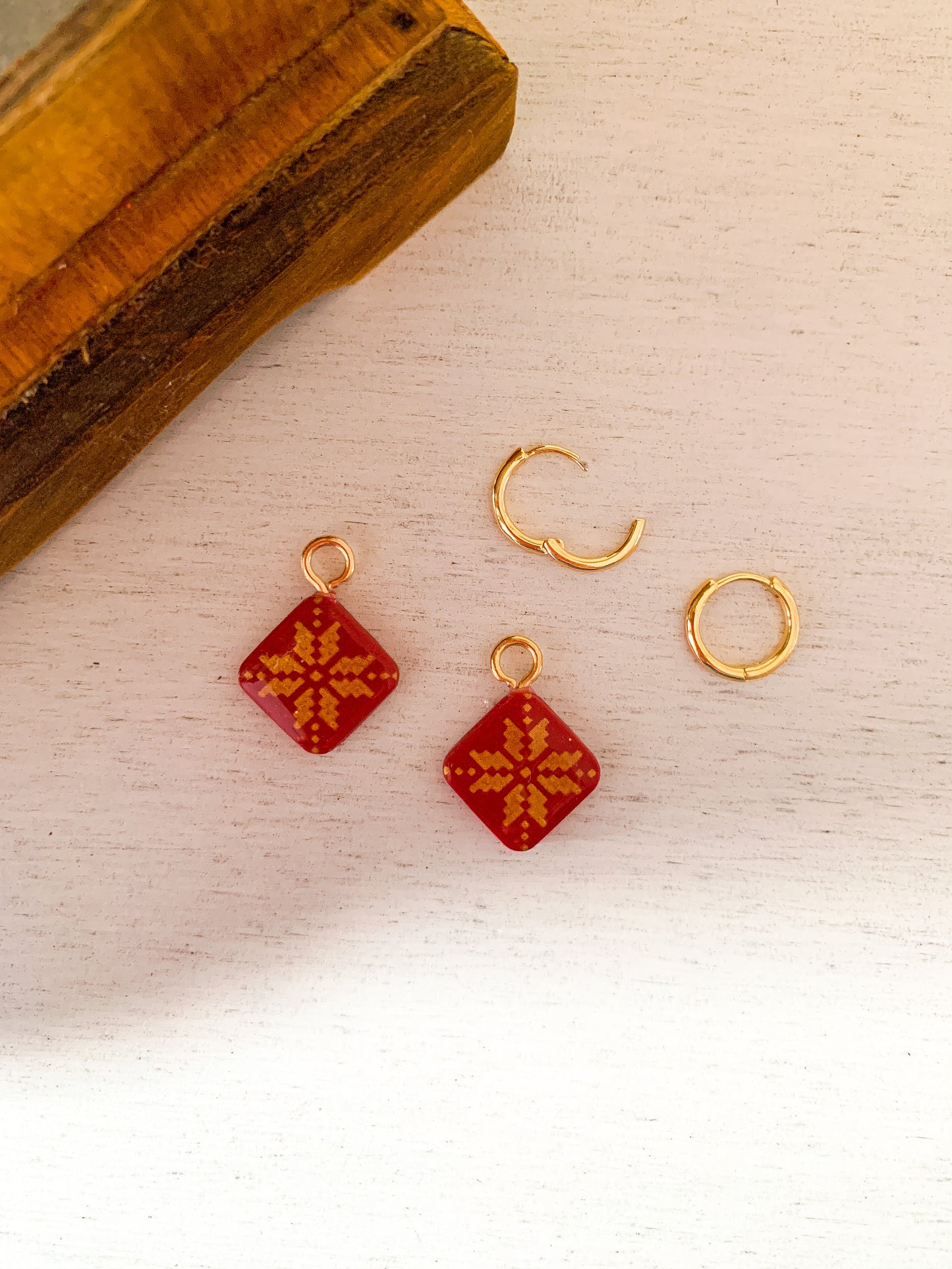 CHARM BAR Red + Gold Nordic Snowflake Tiles