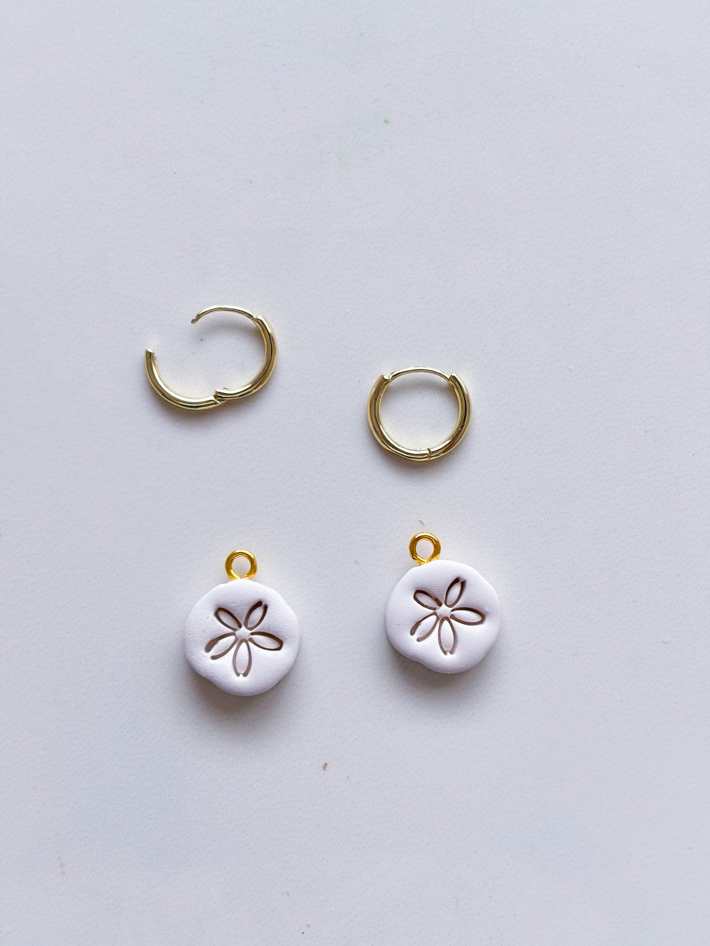 CHARM BAR Sanddollar Charms