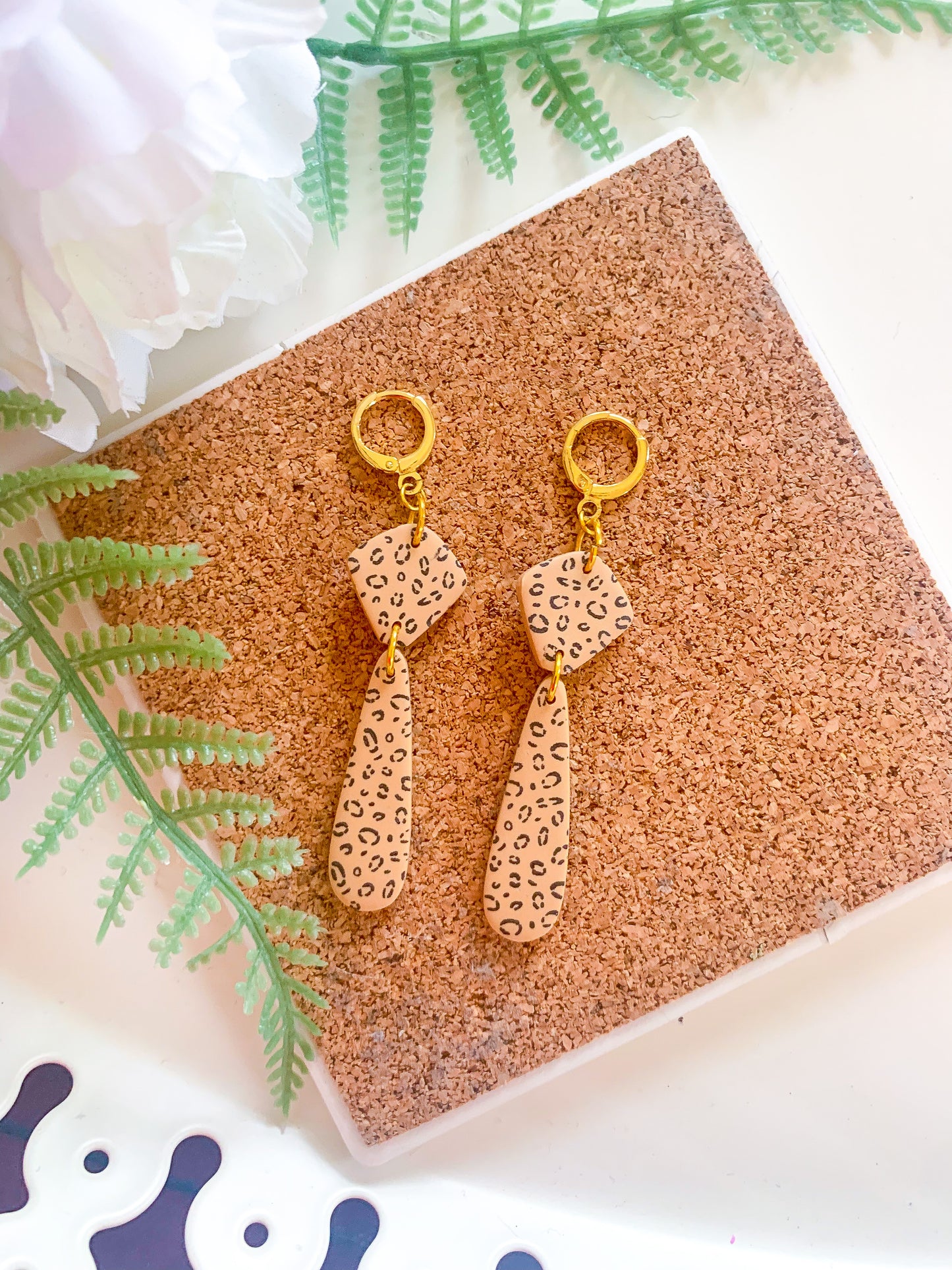 Cheetah Dangle Huggies